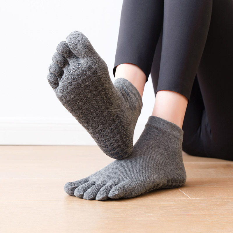 Anti-Slip Women Pilates Socks  - огляд і ціна Yoga Dance & Fitness Center Llc