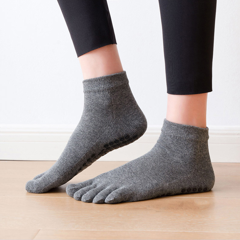 Anti-Slip Women Pilates Socks  - огляд і ціна Yoga Dance & Fitness Center Llc